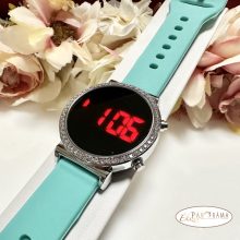 Digitális karóra , női, kör alakú, ezüst színű  kristályos tokkal,  zöld szilikon szíjjal