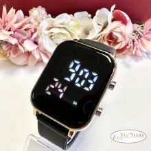 Digitális karóra , női, szögletes, arany színű tokkal, fekete színű szilikon szíjjal