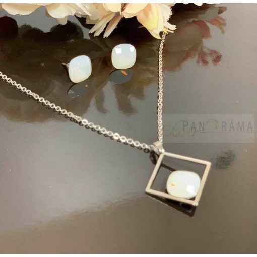 Swanis® párna kristállyal készült beszúrós fülbevaló - white opal 12 mm