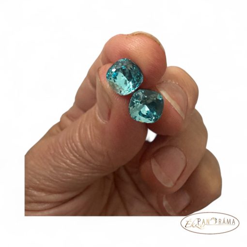 Swanis® párna kristállyal készült beszúrós fülbevaló -   light turquoise 8